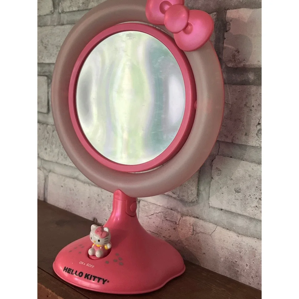 Hello Kitty lighted vanity mirror w/ double-sided‎ rotating mirror